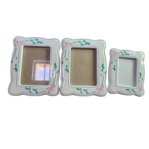 vintage 3 white ceramic photo frames with pink daisy